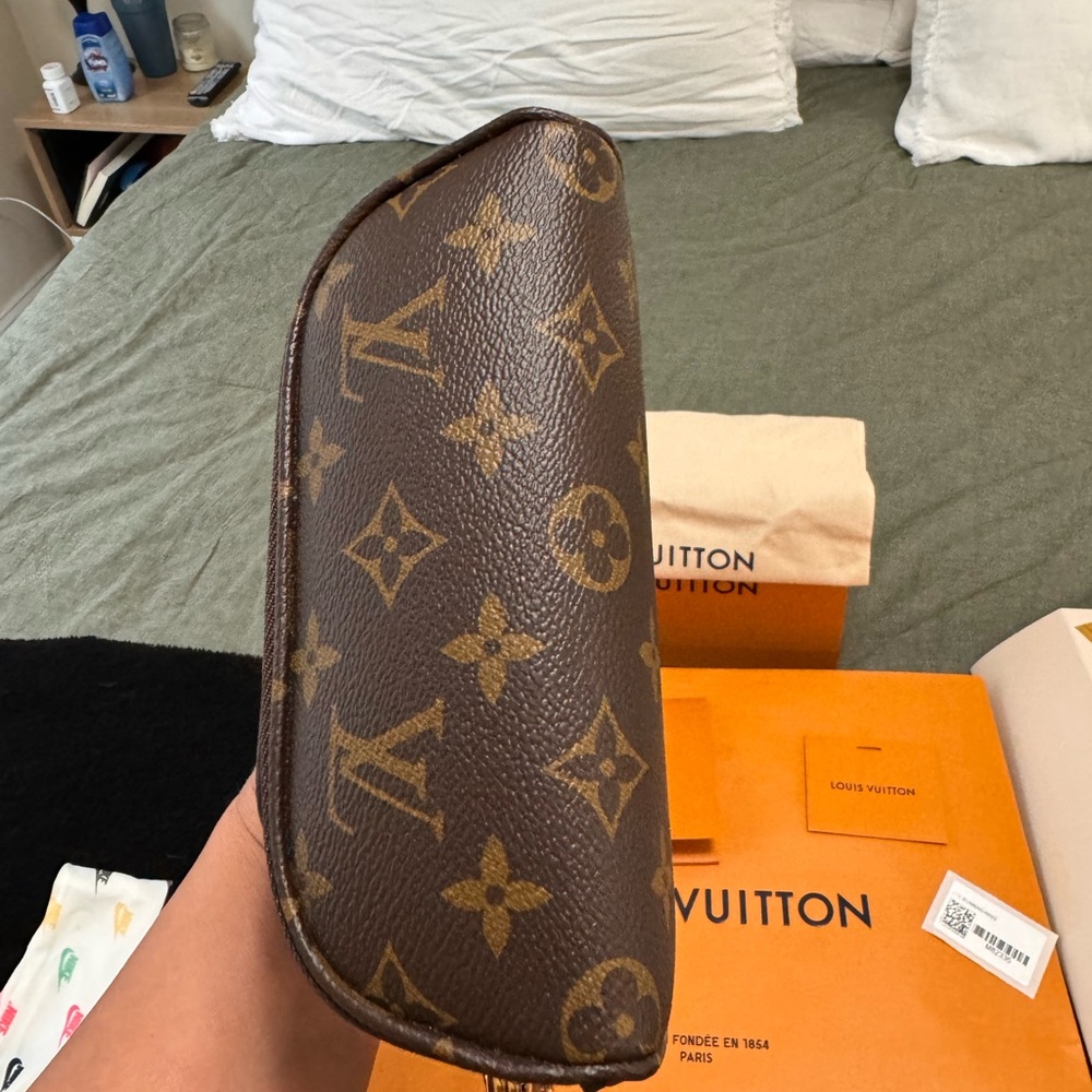 Authentic Louis Vuitton Mini Bumbag Monogram Canvas - Picture 2 of 11